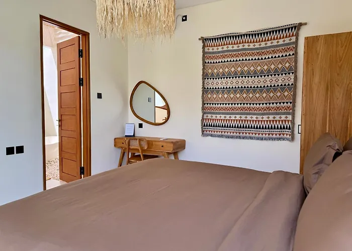 House Of Rakiki - 2 Bedrooms Private In Close To - Small Construction Next Door Legian