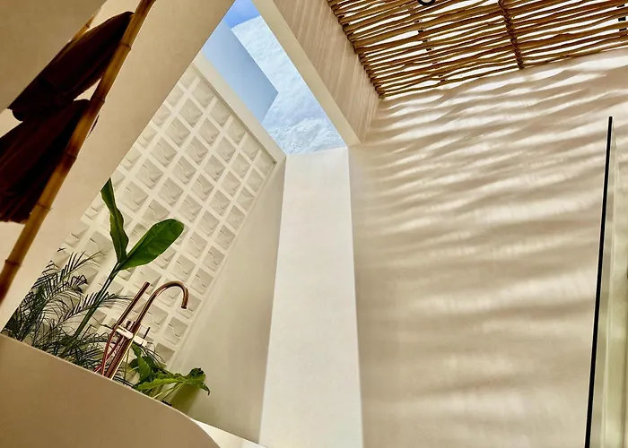 House Of Rakiki - 2 Bedrooms Private In Close To - Small Construction Next Door Villa