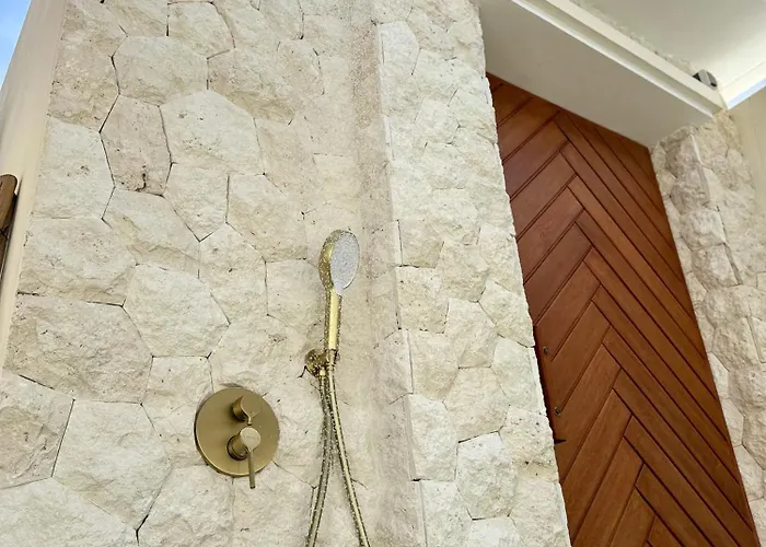 House Of Rakiki - 2 Bedrooms Private In Close To - Small Construction Next Door Villa