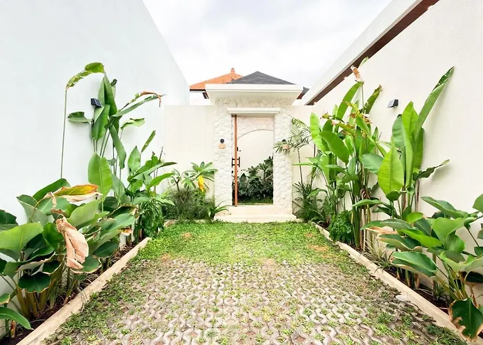 House Of Rakiki - 2 Bedrooms Private In Close To - Small Construction Next Door * Legian (Bali)