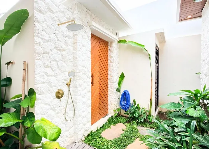 House Of Rakiki - 2 Bedrooms Private In Close To - Small Construction Next Door * Legian
